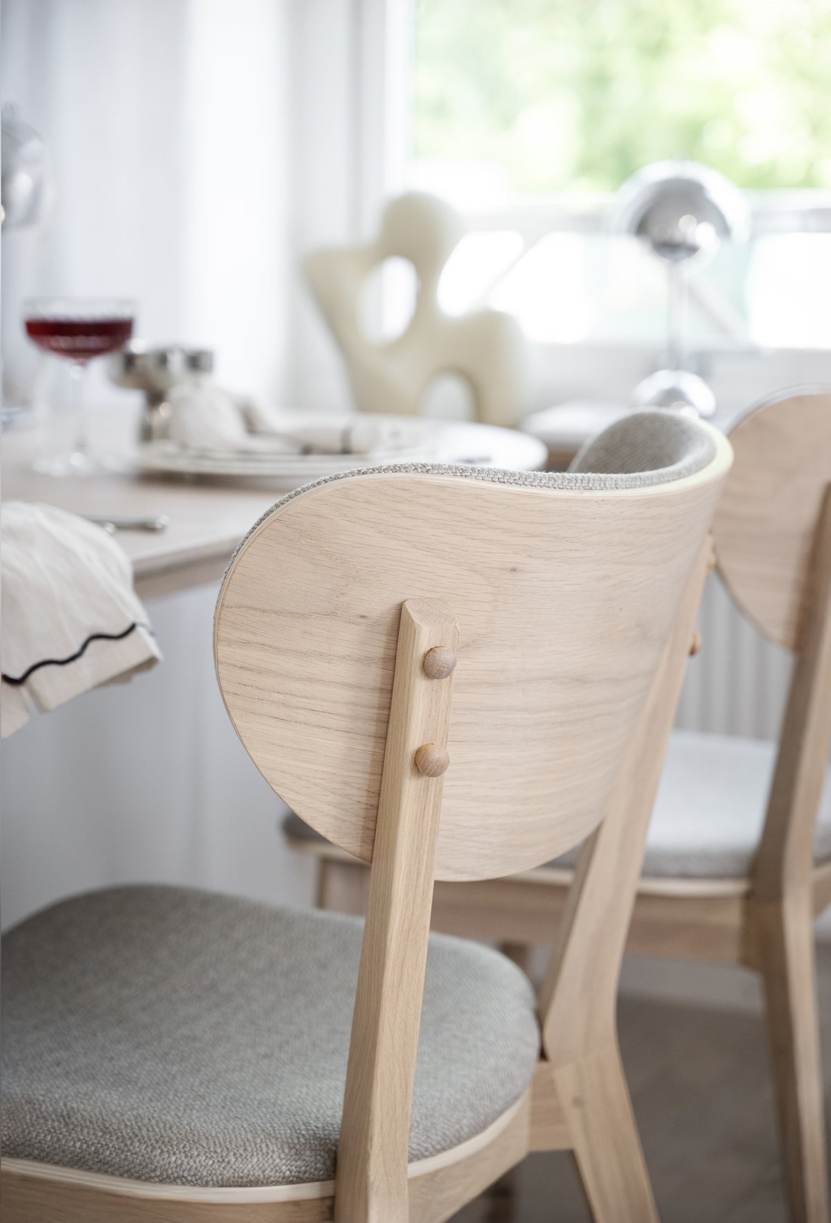 KATO Set of 2 Whitewashed Chairs – whitewash oak/light grey fabric – 4