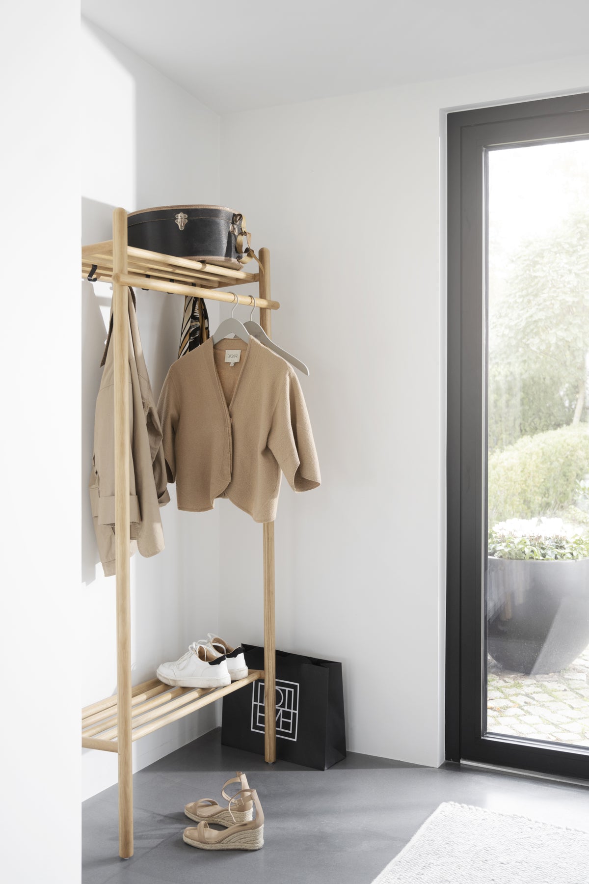 MILFORD Clothes Hanger – Oak – 2