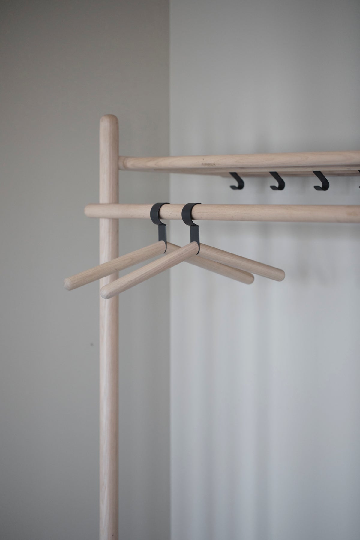 MILFORD Clothes Hanger – Whitewashed oak – 3