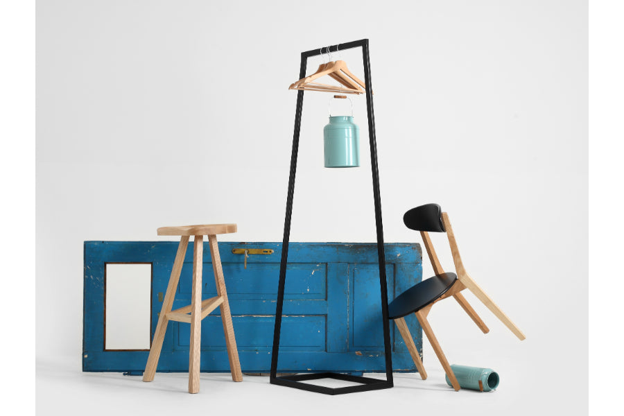 CustomForm HALL Metal Standing Hanger