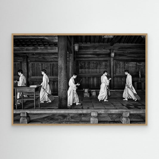 The going and the being back of a monk in the sweeping of the temple (Tokio) by Joxe Inazio Kuesta Garmendia