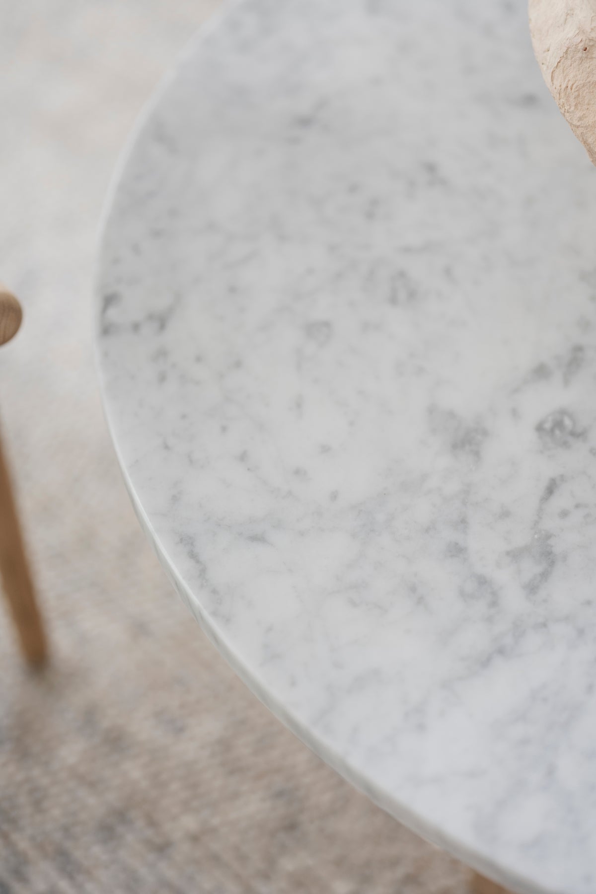 BROOKSVILLE Round Coffee Table Ø90 – White marble & whitewashed oak – 4