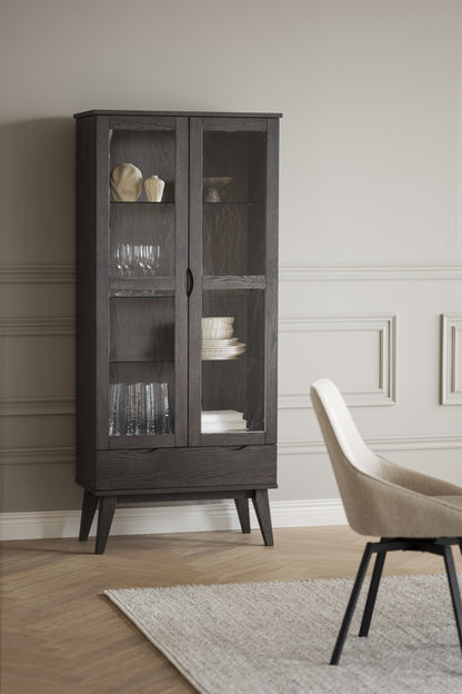 FILIPPA Glass Cabinet with Drawer – Dark Brown Oak – 2