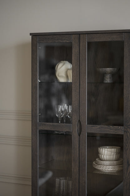 FILIPPA Glass Cabinet with Drawer – Dark Brown Oak – 4