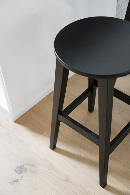 AUSTIN Set of 2 Bar Chairs – black lacquered oak – 3