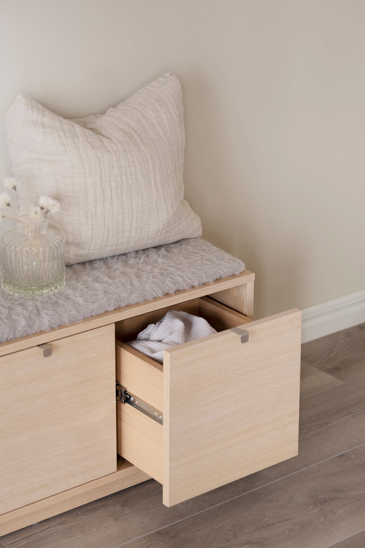CONFETTI 2 Drawer Bench – Black stained Oak / grey sheep look – 3