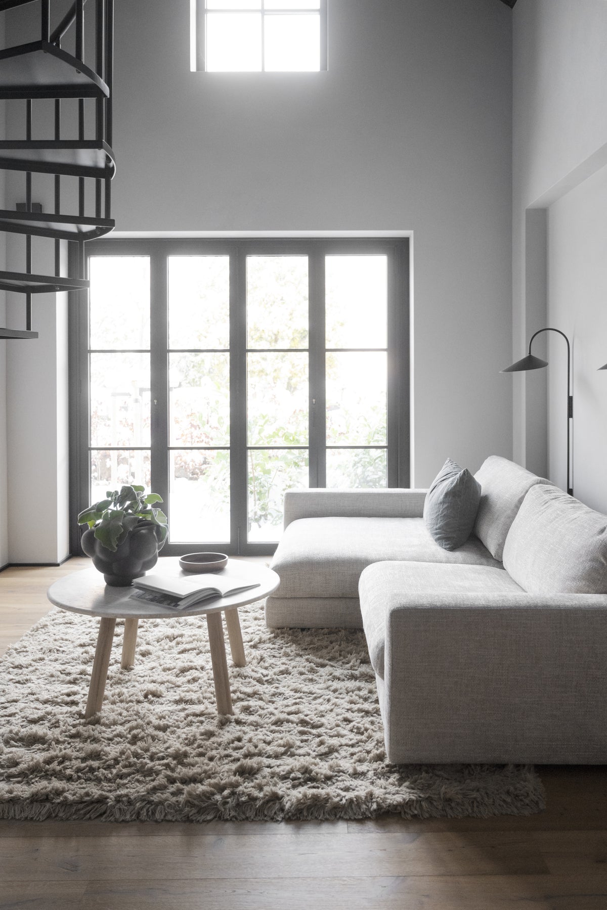 Duncan 3-Seater Sofa with Chaise Longue – Light Grey Left – room setting