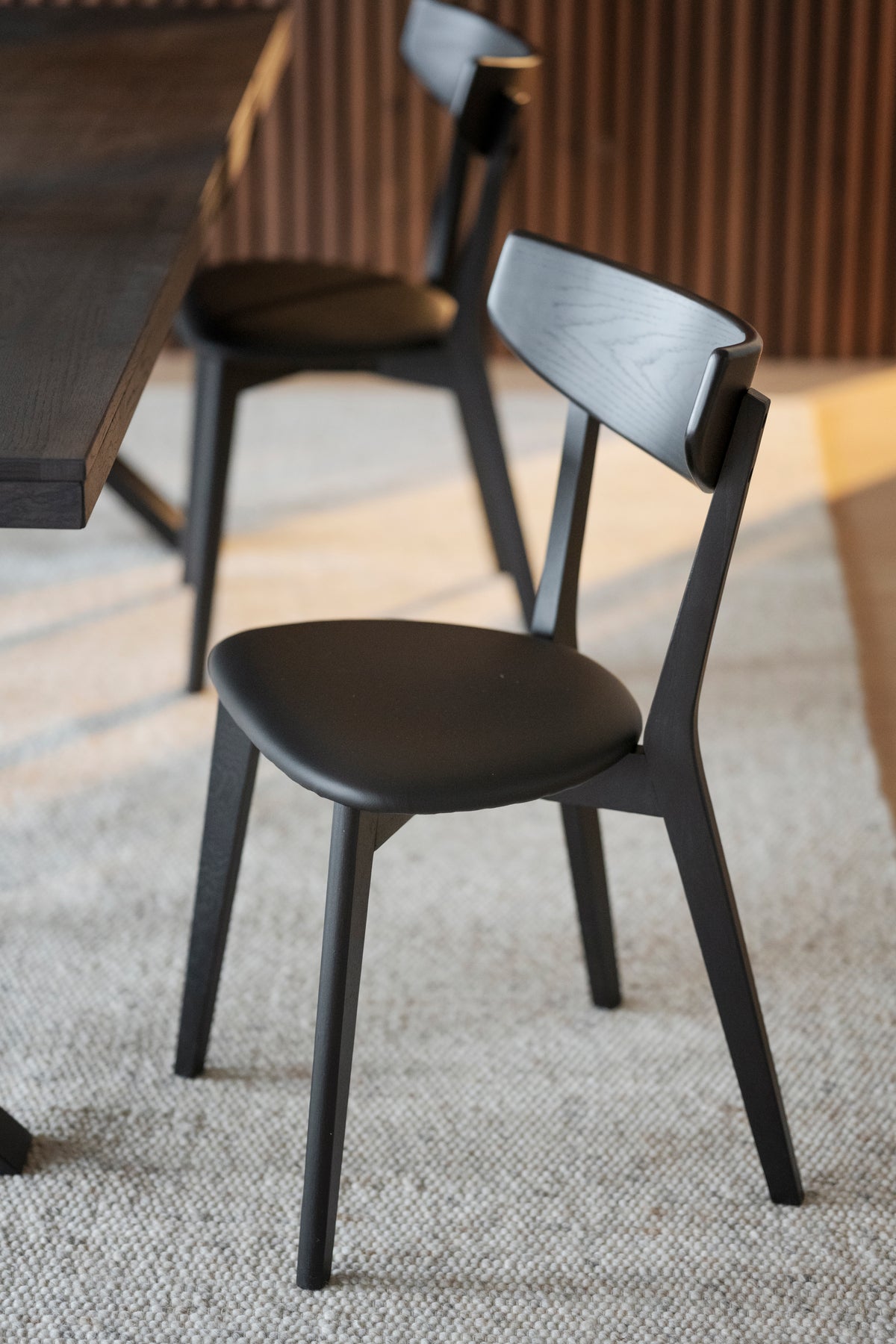 AMI Set of 2 Chairs – black stained oak/ black PU seat – 2