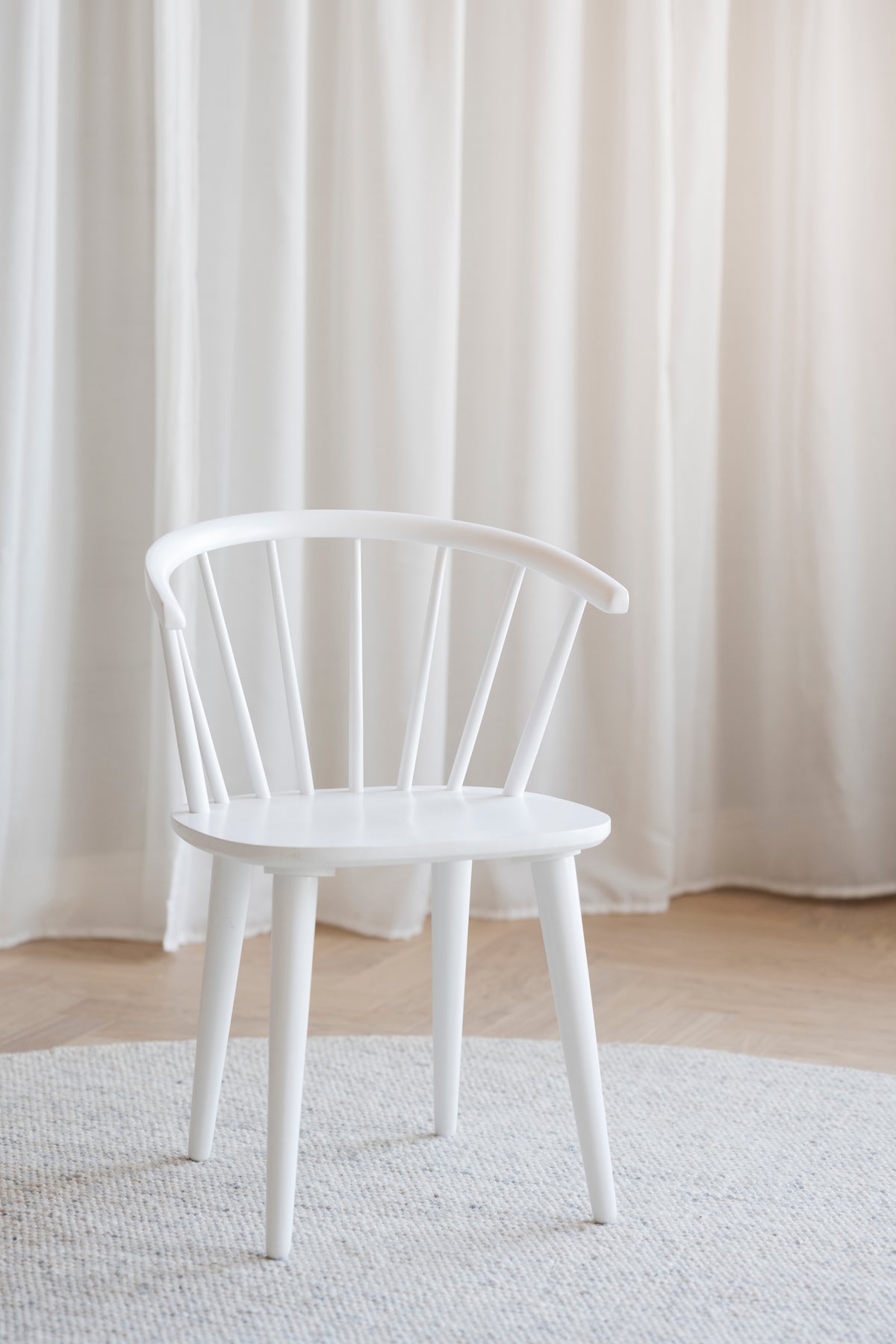 CARMEN Set of 2 Chairs – 2 White Chairs – 4