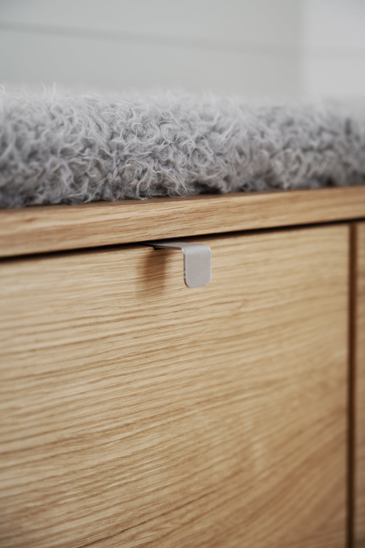 CONFETTI 2 Drawer Bench – Oiled oak / grey sheep look – 3