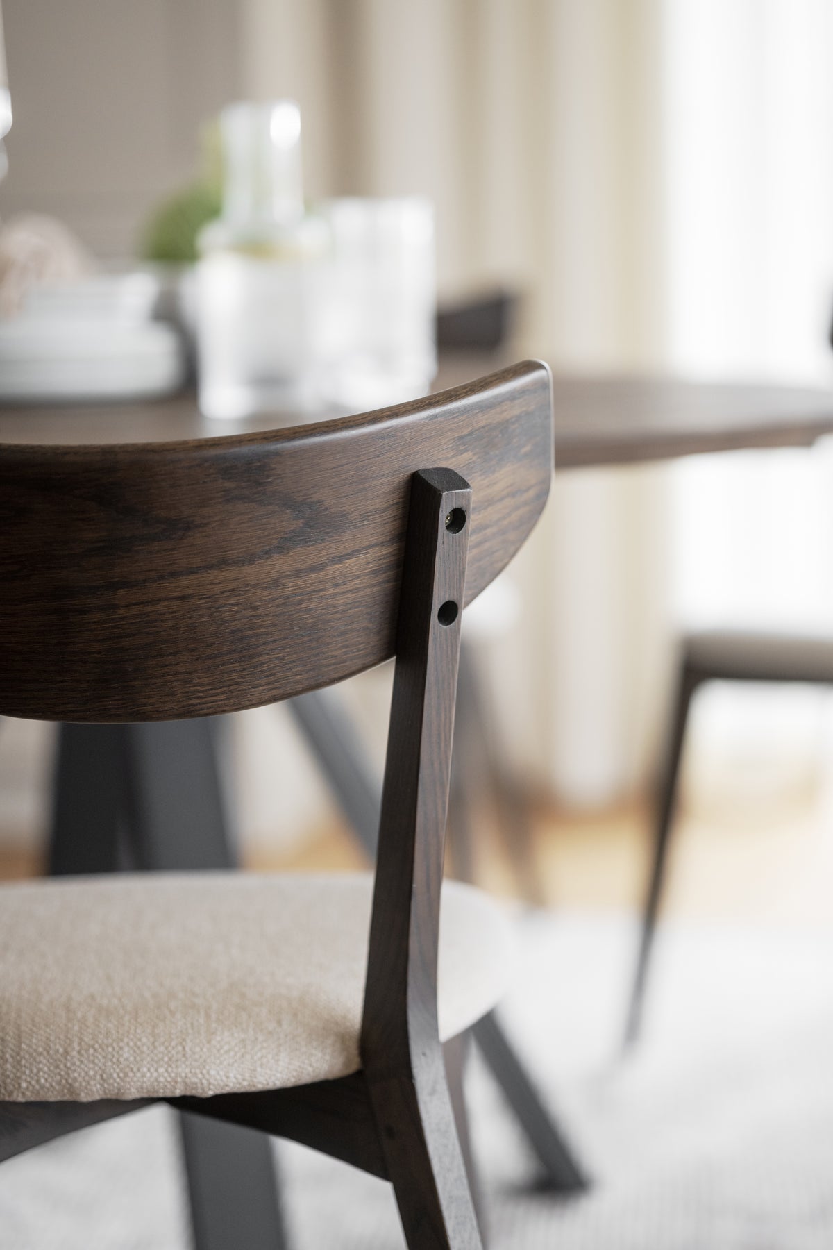 AMI Set of 2 Chairs – brown oak/beige seat – 5