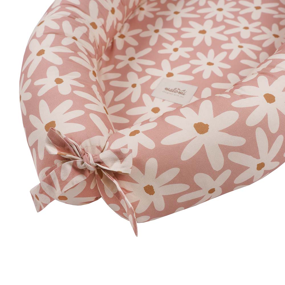 Blush Daisies Baby Nest by Malomi Kids