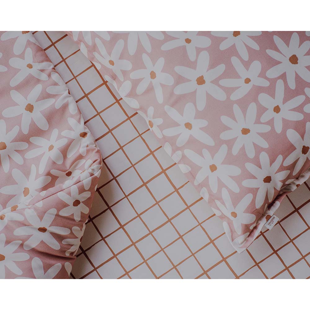 Blush Daisies Bedding Set with Filling by Malomi Kids