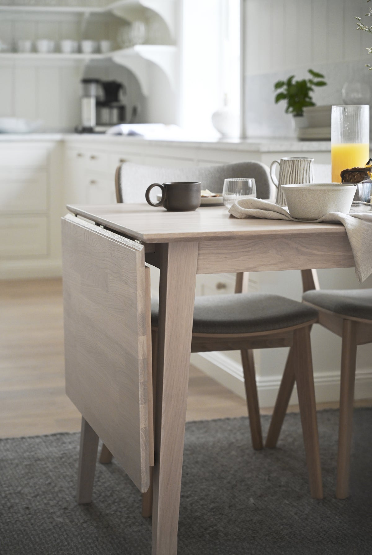FILIPPA Drop Leaf Table 80CM & 120CM – Whitewashed oak top/whitewashed oak legs / Large 120CM – 3