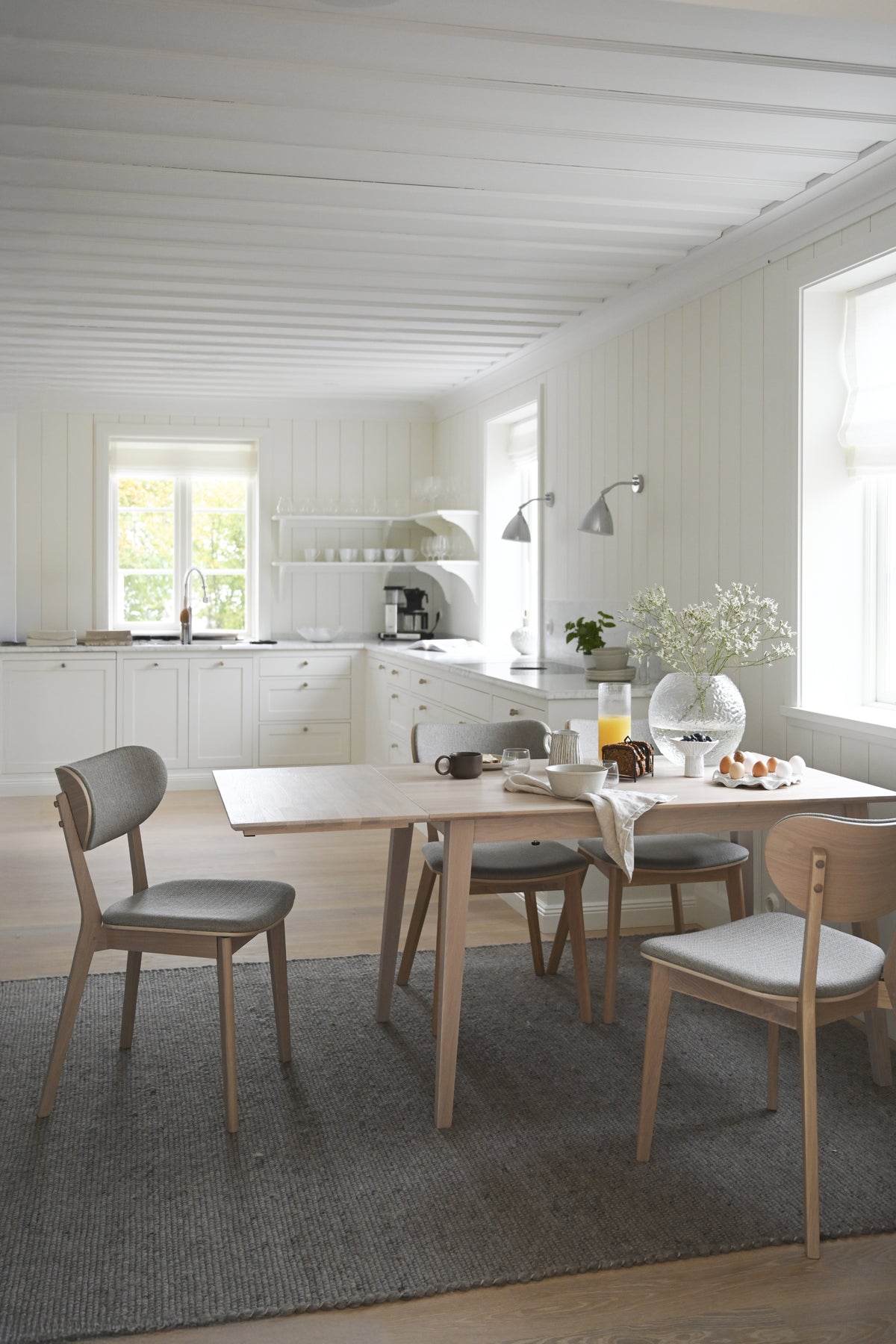 FILIPPA Drop Leaf Table 80CM & 120CM – Whitewashed oak top/whitewashed oak legs / Large 120CM – 4