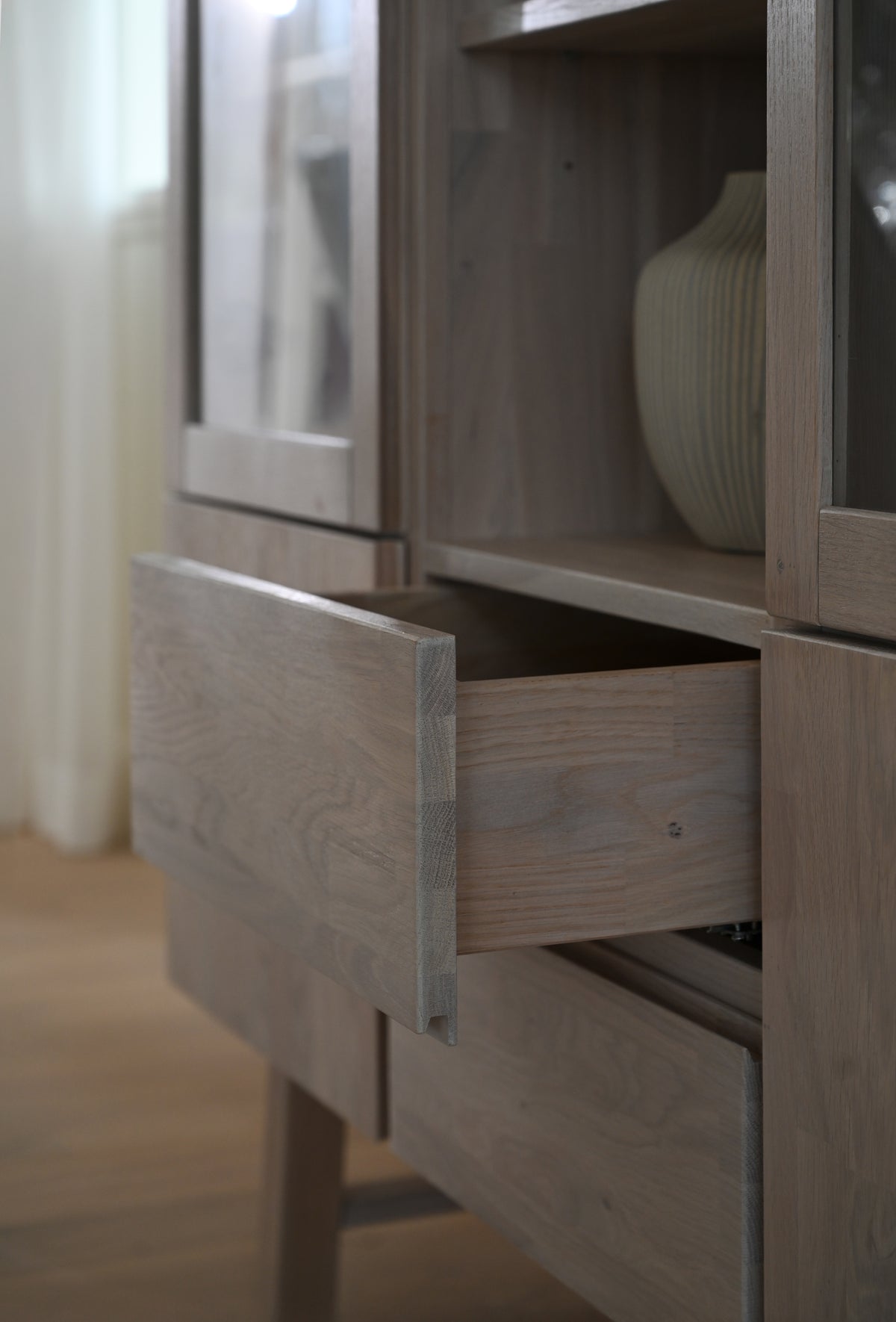 BROOKLYN Oak Vitrine 130 CM – Whitewashed – 6