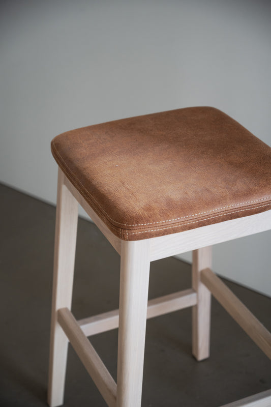 Livermore Bar Stool (Set of 2) – Whitewash Oak / Brown – 3