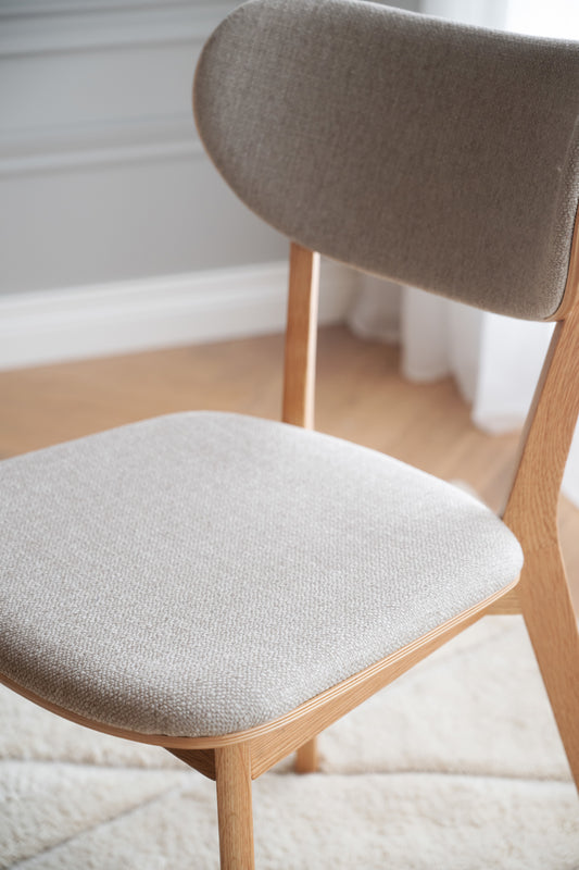 KATO Set of 2 Oak Chairs – lacquered oak/grey beige fabric – 5