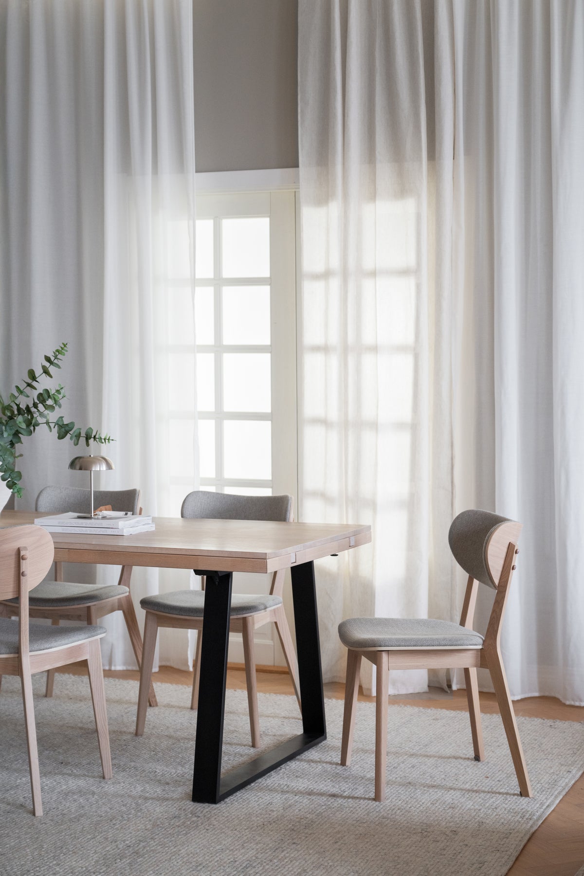 KATO Set of 2 Whitewashed Chairs – whitewash oak/grey beige fabric – 7