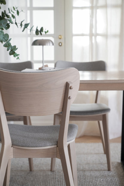 KATO Set of 2 Whitewashed Chairs – whitewash oak/grey beige fabric – 6