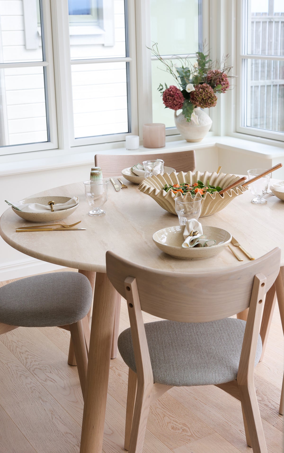 TARANSAY Round Table, Beige Travertine Top, Whitewash Legs Ø 125 CM – Default Title – 8