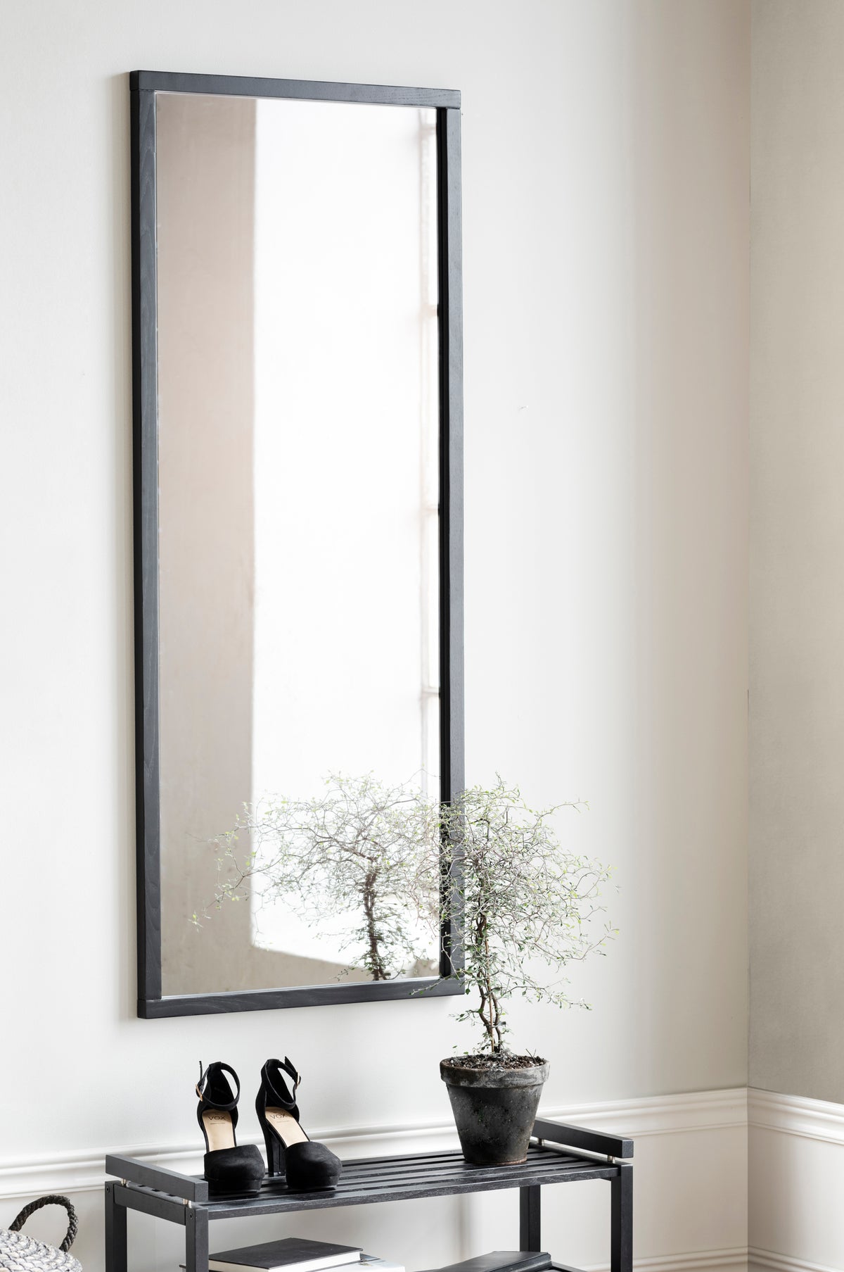 Confetti Mirror 150 x 60 cm – Black Oak – room setting