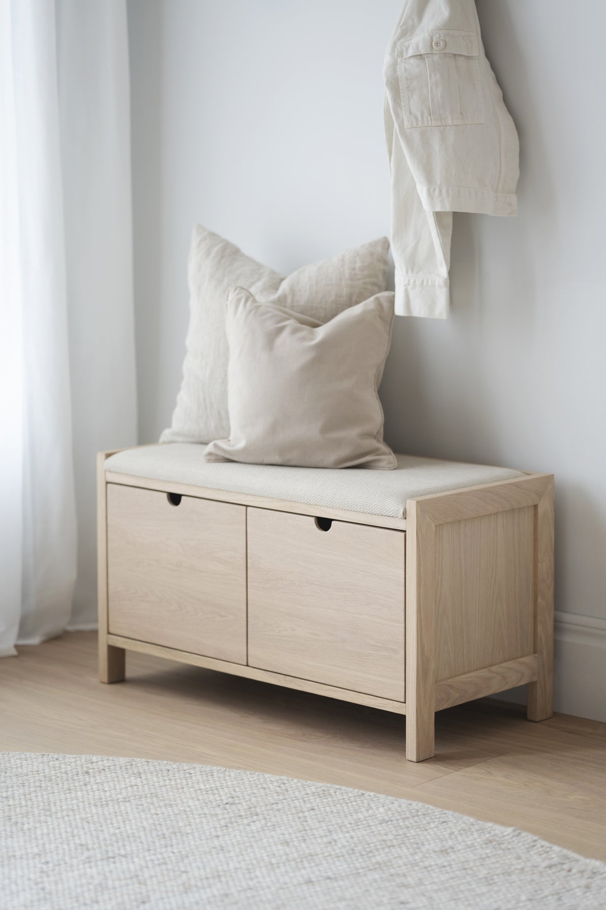 Hillmond Hallway Bench with Drawers – Whitewash Oak – room setting