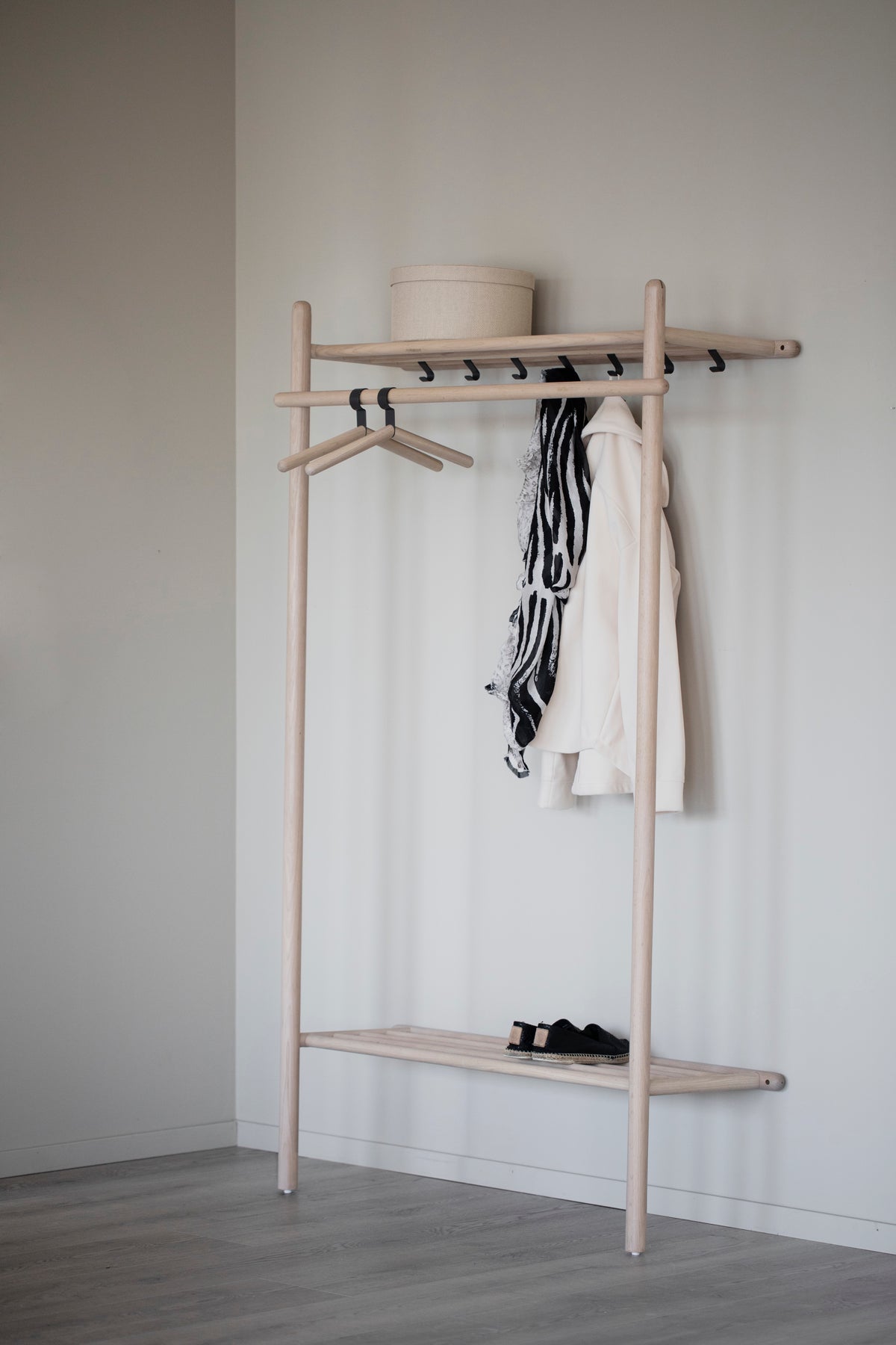 MILFORD Clothes Hanger – Whitewashed oak – 2