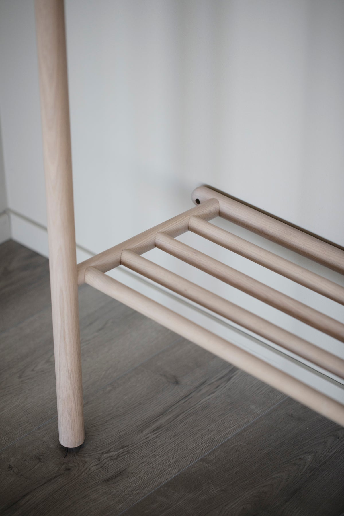 MILFORD Clothes Hanger – Whitewashed oak – 4