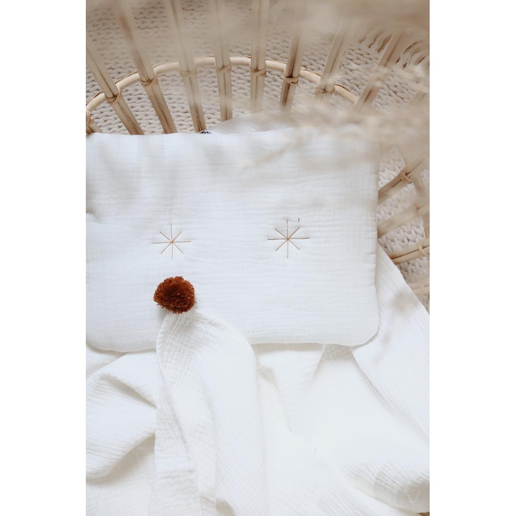 Muslin Swaddle with Pompoms by Malomi Kids