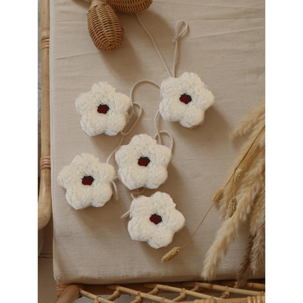 Daisy Garland by Malomi Kids