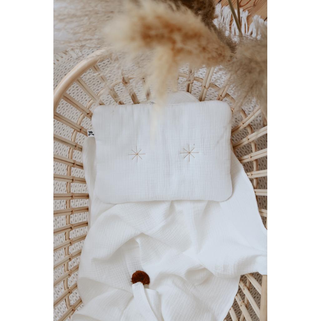 Muslin Swaddle with Pompoms by Malomi Kids