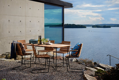 Grinda dining furniture outdoors