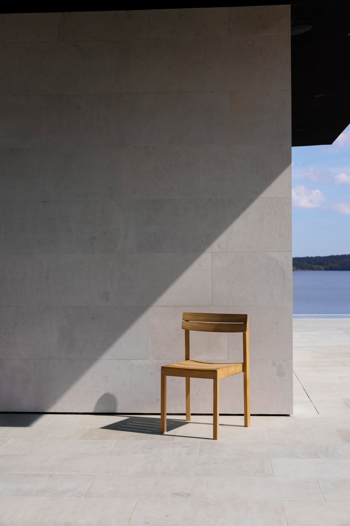 Laknäs chair by a wall