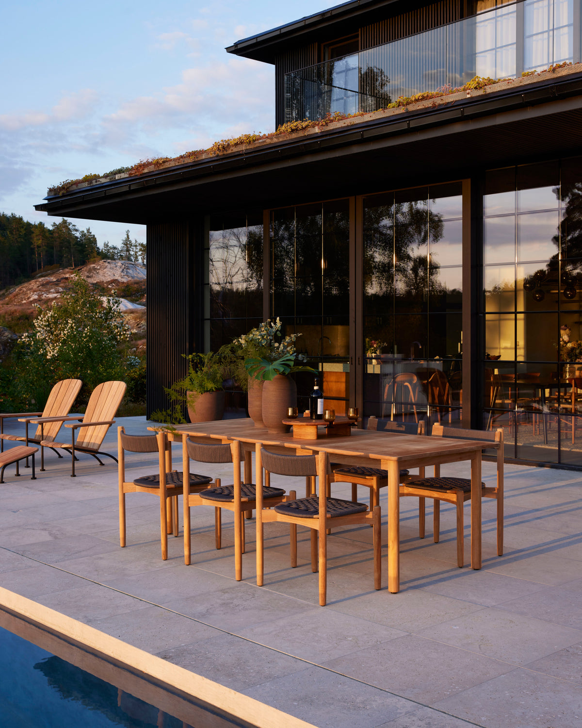 Koster dining set outdoors