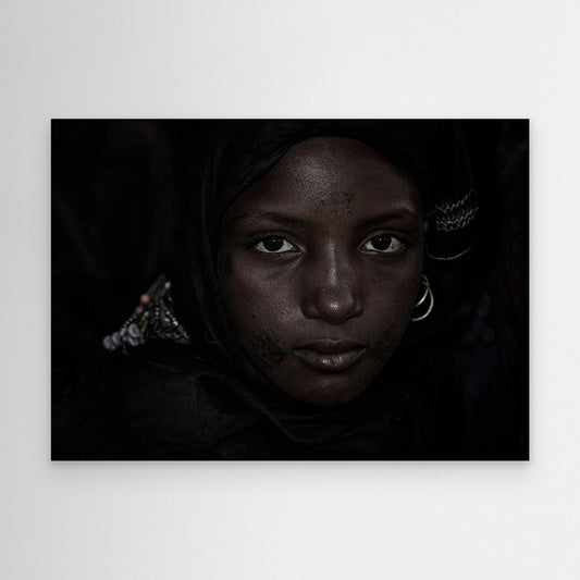 Girl watching the gerewol festival-I - Niger by Joxe Inazio Kuesta Garmendia