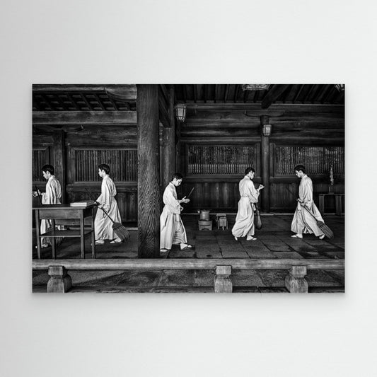 The going and the being back of a monk in the sweeping of the temple (Tokio) by Joxe Inazio Kuesta Garmendia