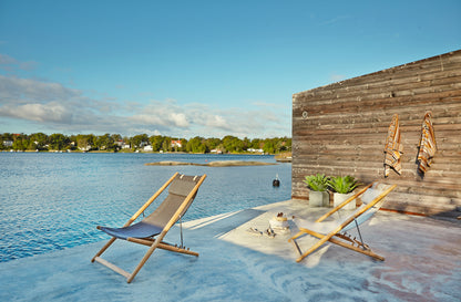H55 lounge chairs outdoors