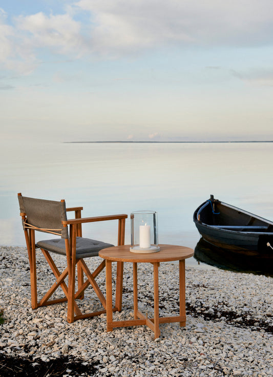 Kryss side table with Kryss lounge chairs