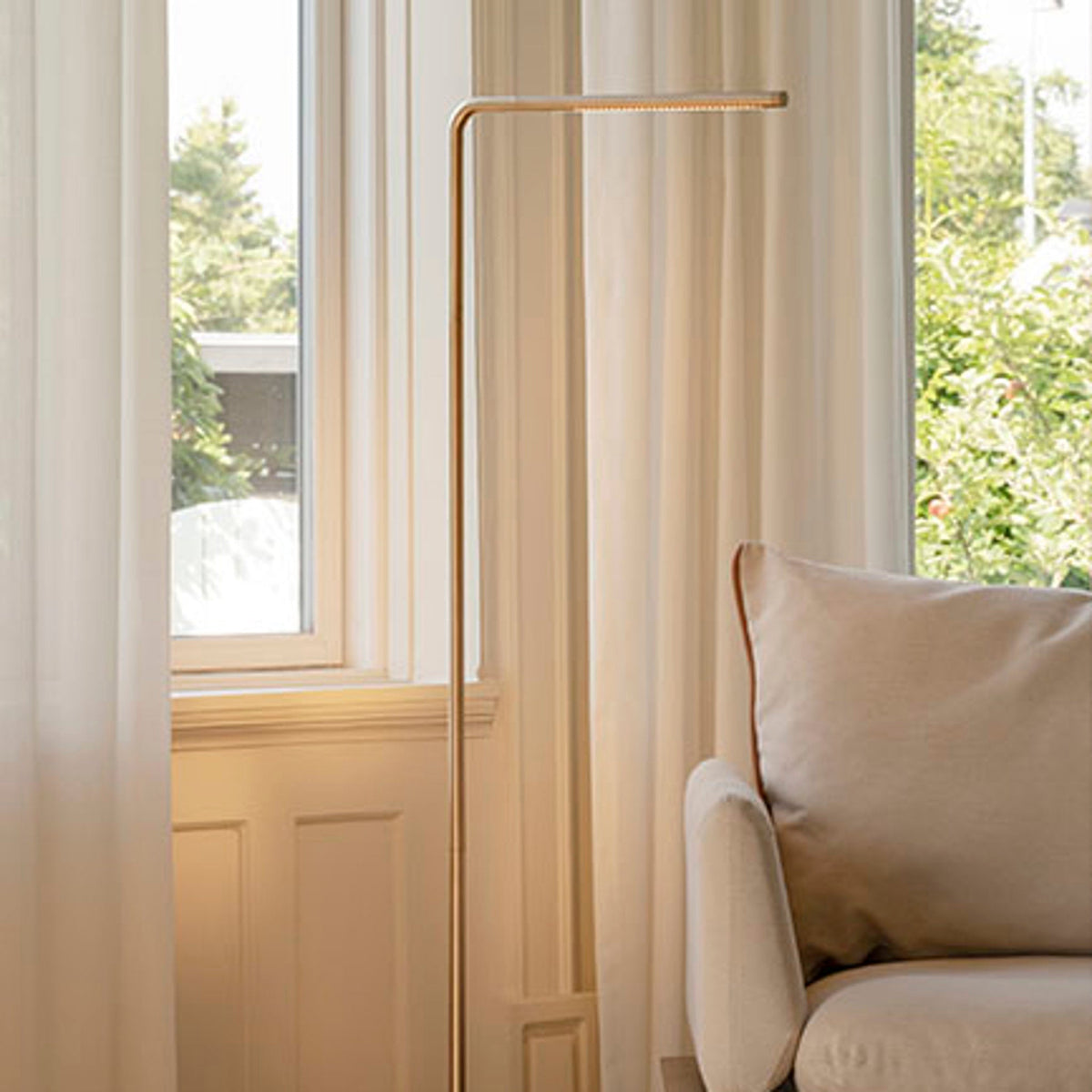 OMNI Floor Lamp
