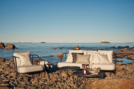 Saltö lounge table with lounge chairs