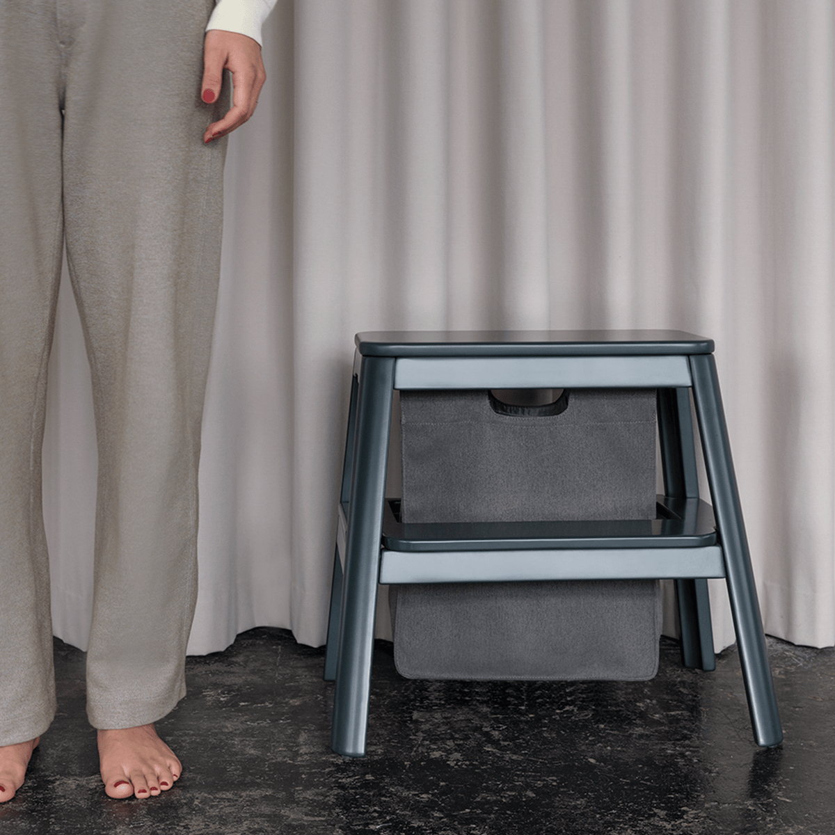 STEP IT UP Step Stool