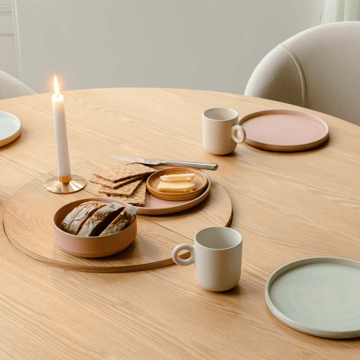 COMFORT CIRCLE EXTENDABLE Dining Table