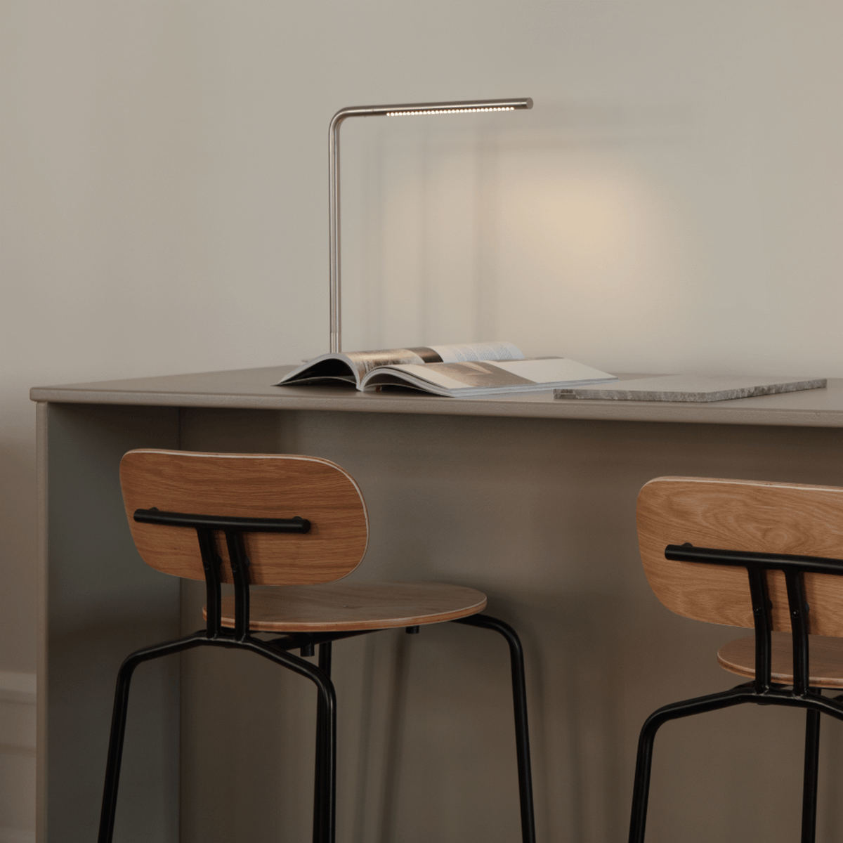 CURIOUS Bar Stool