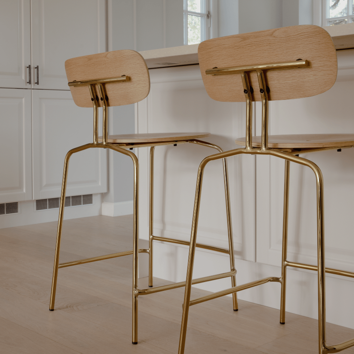 CURIOUS Counter Stool