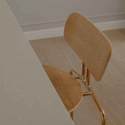 CURIOUS Counter Stool