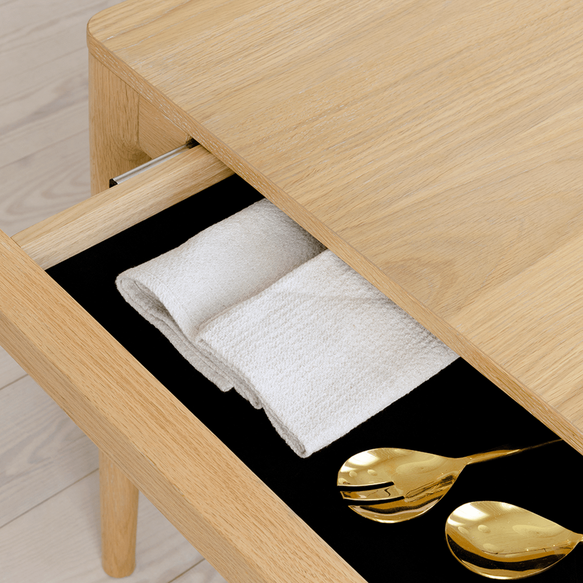 HEART'N'SOUL 200 Dining Table