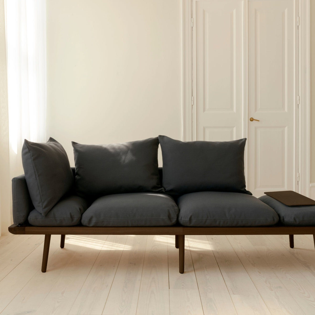 LOUNGE AROUND 3-SEATER Sofa