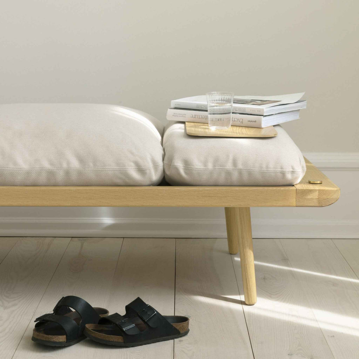 LOUNGE AROUND Daybed