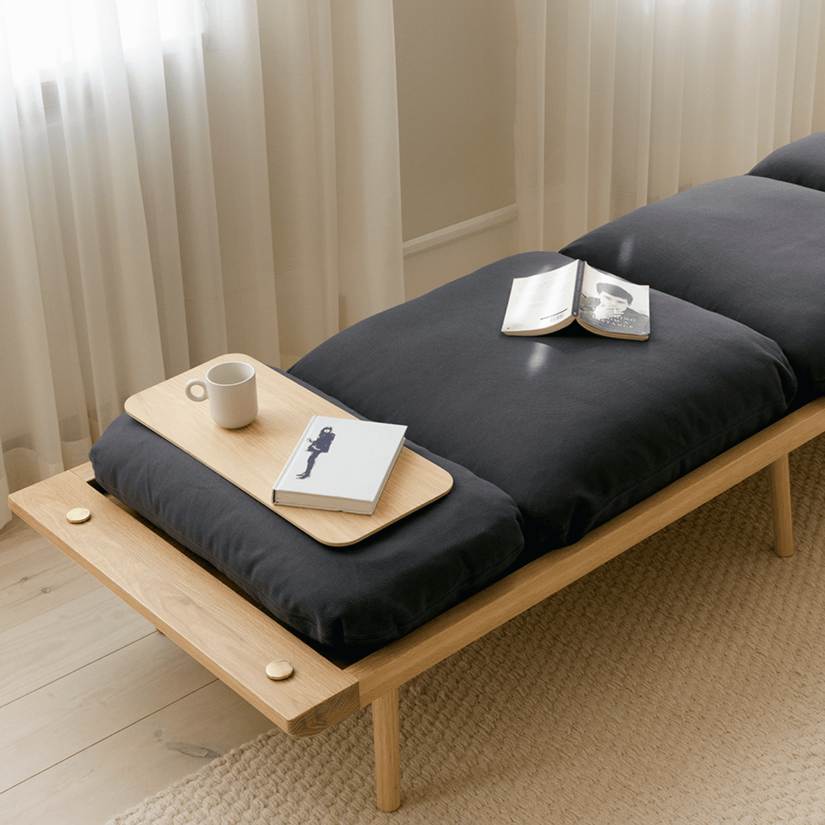 LOUNGE AROUND Daybed